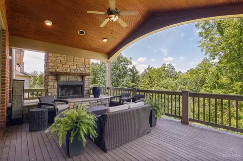 Exterior - 1080 River Forest Dr, Hamilton Township, OH 45039 photo 3 of 10