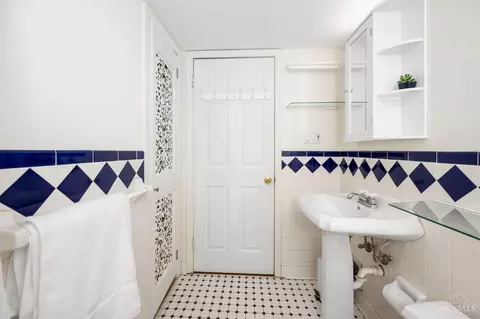Bath - 5155 Bell Ave, Blue Ash, OH 45242 photo 1 of 4