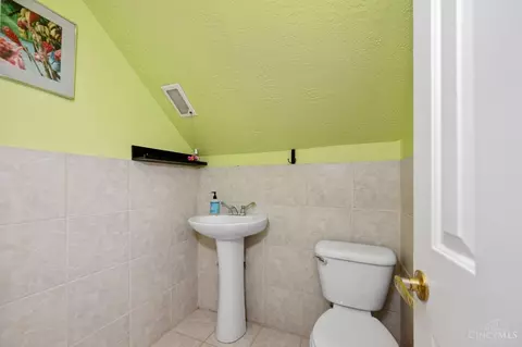 Bath - 5155 Bell Ave, Blue Ash, OH 45242 photo 2 of 4