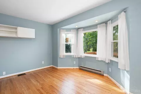 Living - 5155 Bell Ave, Blue Ash, OH 45242 photo 3 of 4