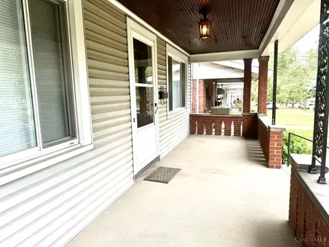 Exterior - 892 Beech Ave, Cincinnati, OH 45205 photo 5 of 6