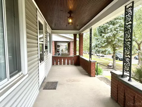 Exterior - 892 Beech Ave, Cincinnati, OH 45205 photo 4 of 6