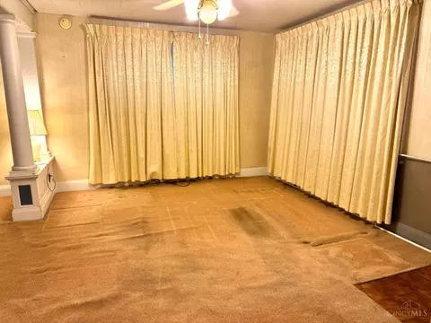 Living - 892 Beech Ave, Cincinnati, OH 45205 photo 3 of 6