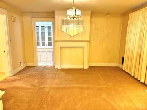 Living - 892 Beech Ave, Cincinnati, OH 45205 photo 5 of 6
