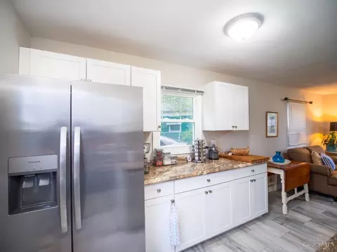 Kitchen - 1009 Lindale Ct, Lincoln Heights, OH 45215 photo 2 of 2