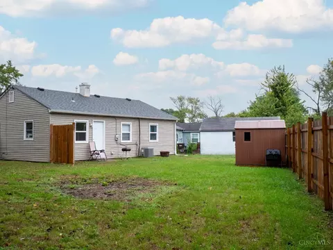 Exterior - 1009 Lindale Ct, Lincoln Heights, OH 45215 photo 3 of 5