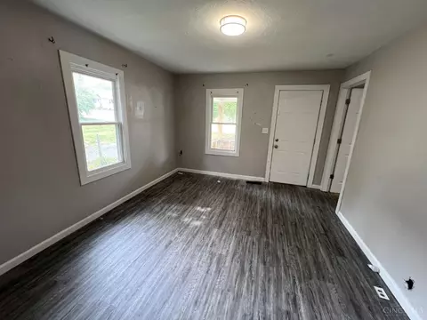 Living - 6820 Maple Dr, Franklin, OH 45005 photo 1 of 2