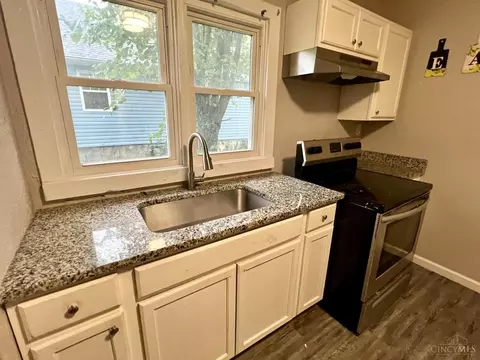 Kitchen - 6820 Maple Dr, Franklin, OH 45005 photo 2 of 2