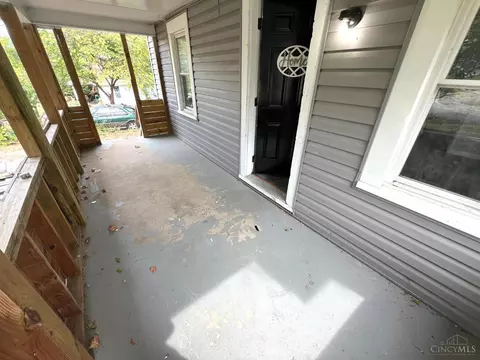 Exterior - 6820 Maple Dr, Franklin, OH 45005 photo 1 of 3