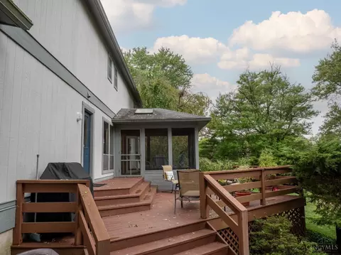 Exterior - 2335 Bretton Dr, Cincinnati, OH 45244 photo 4 of 9