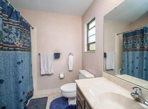 Bath - 2335 Bretton Dr, Cincinnati, OH 45244 photo 2 of 3
