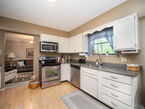 Kitchen - 2335 Bretton Dr, Cincinnati, OH 45244 photo 2 of 3