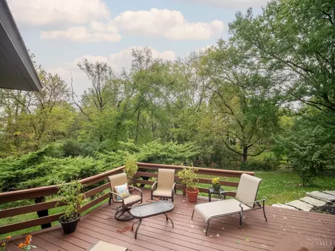 Exterior - 2335 Bretton Dr, Cincinnati, OH 45244 photo 6 of 9