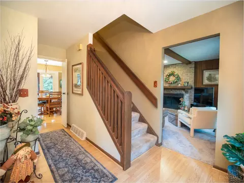 Entry Way - 2335 Bretton Dr, Cincinnati, OH 45244 photo 2 of 2