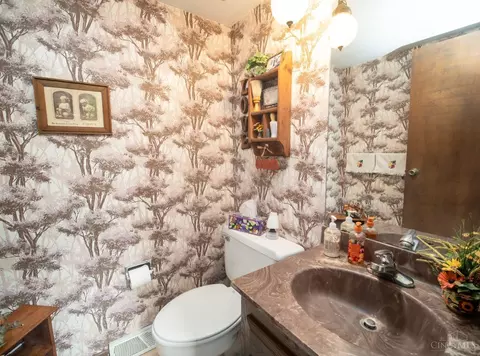 Bath - 2335 Bretton Dr, Cincinnati, OH 45244 photo 1 of 3