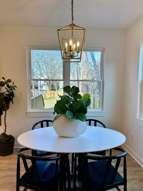 Dining - 5405 Whetsel Ave, Cincinnati, OH 45227 photo 1 of 1