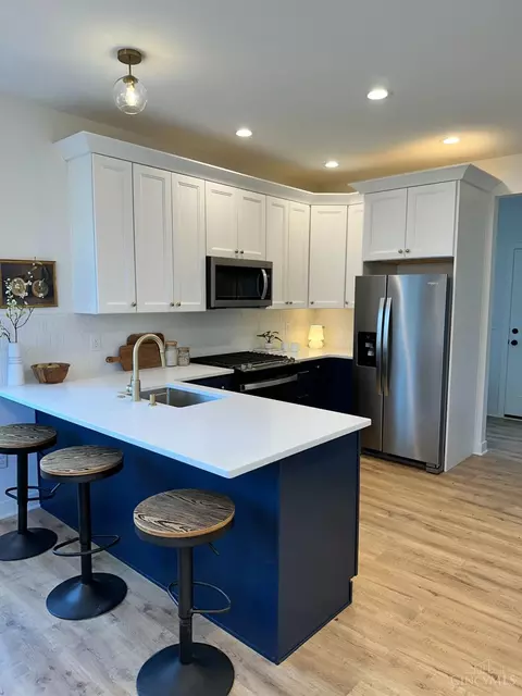 Kitchen - 5405 Whetsel Ave, Cincinnati, OH 45227 photo 1 of 2