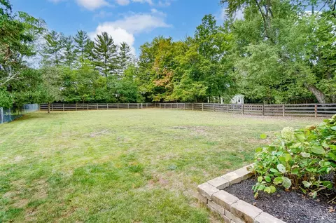 Exterior - 7635 Forest Rd, Cincinnati, OH 45230 photo 3 of 4