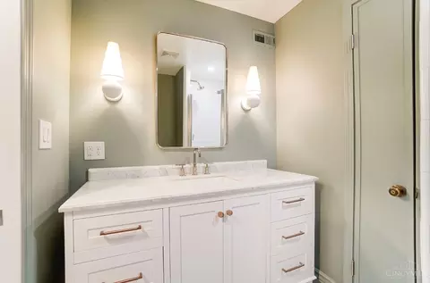 Bath - 7635 Forest Rd, Cincinnati, OH 45230 photo 3 of 5