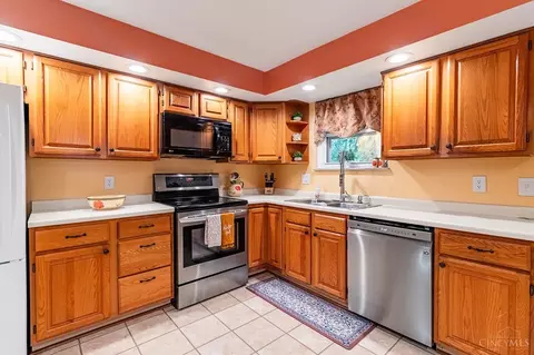 3230 Pegroy Ct, Cincinnati, OH 45239 photo 13