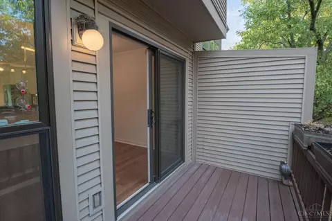 Exterior - 1004 John St, Cincinnati, OH 45203 photo 3 of 3