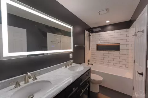Bath - 1004 John St, Cincinnati, OH 45203 photo 3 of 3