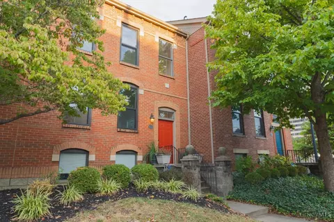 Exterior - 1004 John St, Cincinnati, OH 45203 photo 1 of 3