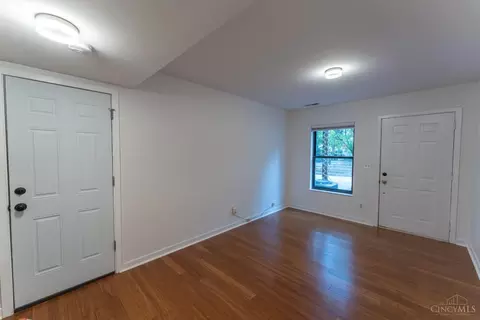 Living - 1004 John St, Cincinnati, OH 45203 photo 7 of 7