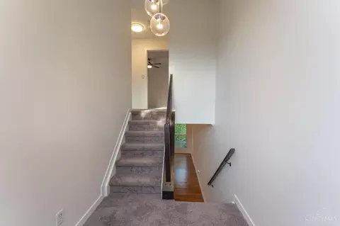Entry Way - 1004 John St, Cincinnati, OH 45203 photo 4 of 4