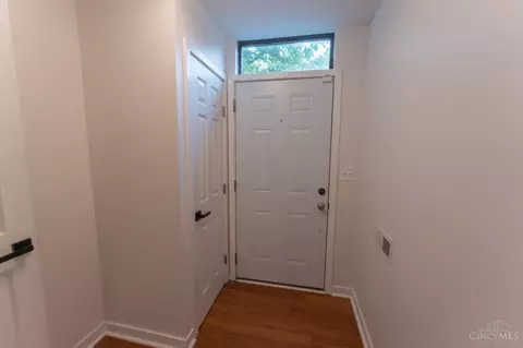Entry Way - 1004 John St, Cincinnati, OH 45203 photo 1 of 4