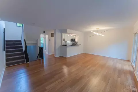 Living - 1004 John St, Cincinnati, OH 45203 photo 1 of 7