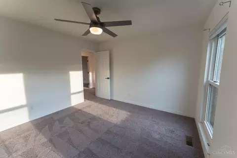 Bedroom - 1004 John St, Cincinnati, OH 45203 photo 2 of 7