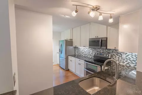 Kitchen - 1004 John St, Cincinnati, OH 45203 photo 3 of 3