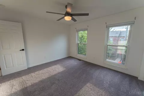 Bedroom - 1004 John St, Cincinnati, OH 45203 photo 3 of 7
