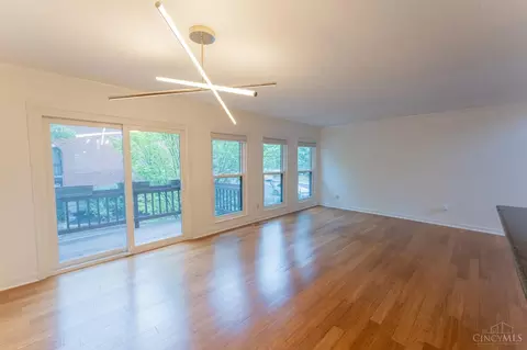 Living - 1004 John St, Cincinnati, OH 45203 photo 4 of 7