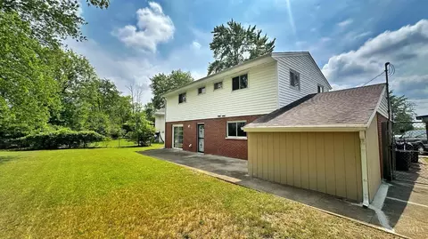 Exterior - 8570 Comet Ct, Cincinnati, OH 45231 photo 4 of 6