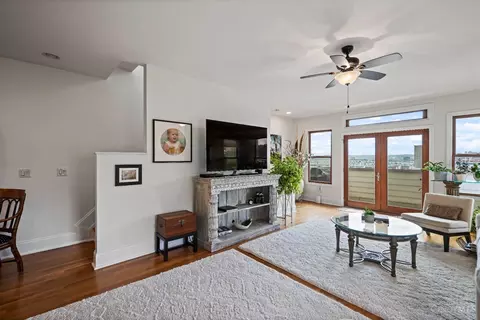 Living - 320 Baum St, Cincinnati, OH 45202 photo 2 of 2