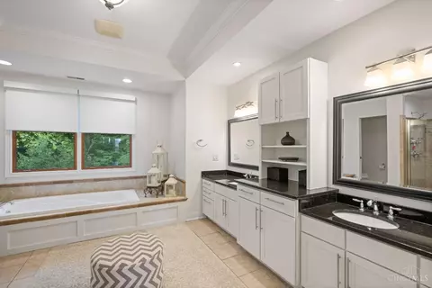 Bath - 320 Baum St, Cincinnati, OH 45202 photo 1 of 3