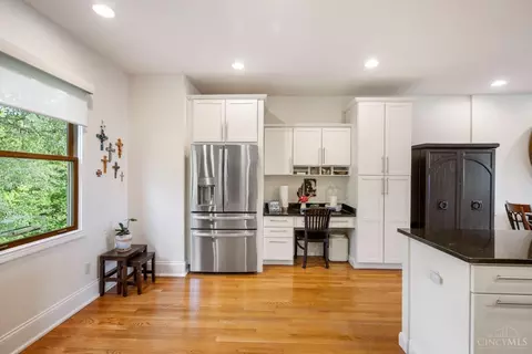 Kitchen - 320 Baum St, Cincinnati, OH 45202 photo 3 of 3