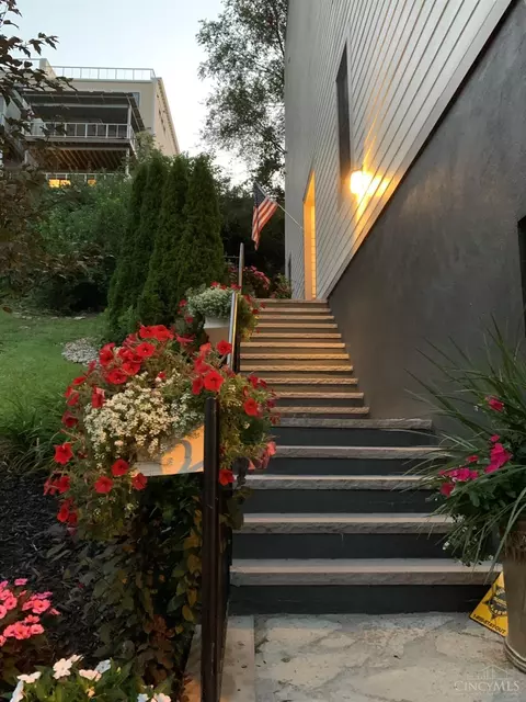 Exterior - 320 Baum St, Cincinnati, OH 45202 photo 8 of 10