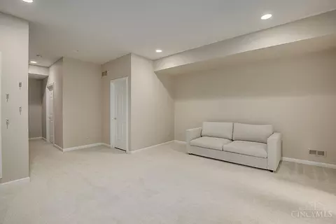 Living - 480 Stanley Ave, Cincinnati, OH 45226 photo 4 of 5