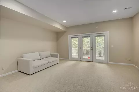 Living - 480 Stanley Ave, Cincinnati, OH 45226 photo 5 of 5