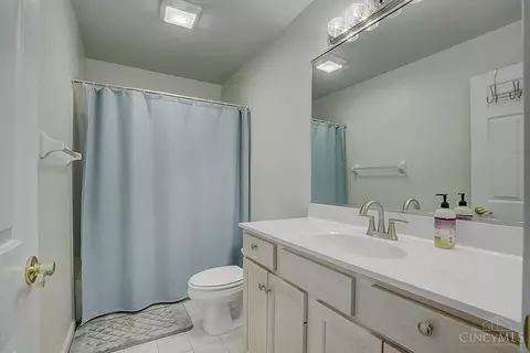 Bath - 480 Stanley Ave, Cincinnati, OH 45226 photo 3 of 4