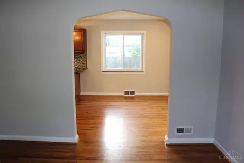 1445 Burney Ln, Cincinnati, OH 45230 photo 8