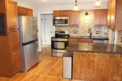 1445 Burney Ln, Cincinnati, OH 45230 photo 2