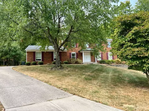 3269 Boxwood Cir, Evendale, OH 45241