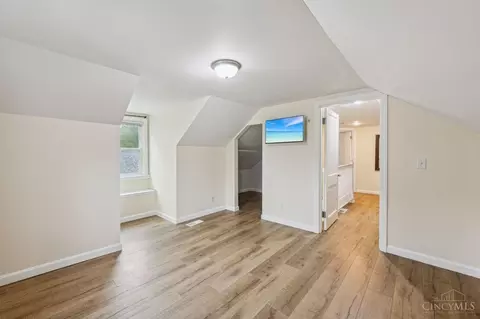 8402 St Clair Ave, Cincinnati, OH 45236 photo 23