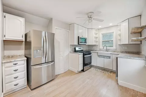 8402 St Clair Ave, Cincinnati, OH 45236 photo 7