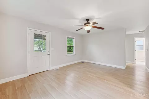8402 St Clair Ave, Cincinnati, OH 45236 photo 4