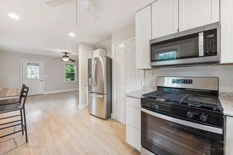 8402 St Clair Ave, Cincinnati, OH 45236 photo 9